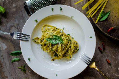 Tagliatelle basilico e peperoncino