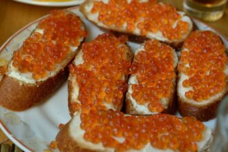 Bruschette caviale di salmone