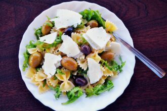 farfalle con rucola e feta greca