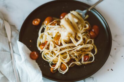 Linguine con origano e pomodorini