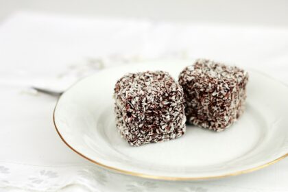 Quadrati cioccolato e cocco